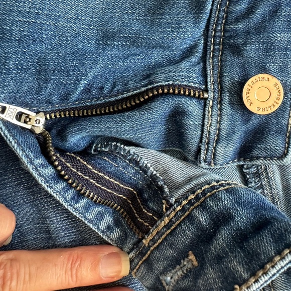 White House Black Market Blue Boot Leg Jeans 4s - Picture 4 of 6